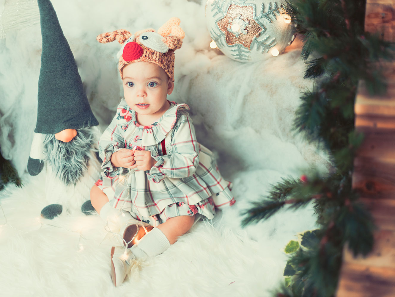 Sesión navideña en Córdoba con decoración exclusiva y estilo acogedor