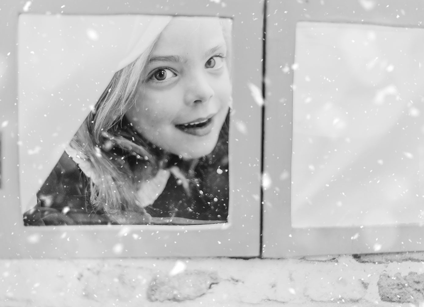 Sesiones de Navidad en Córdoba con familia en decorado mágico