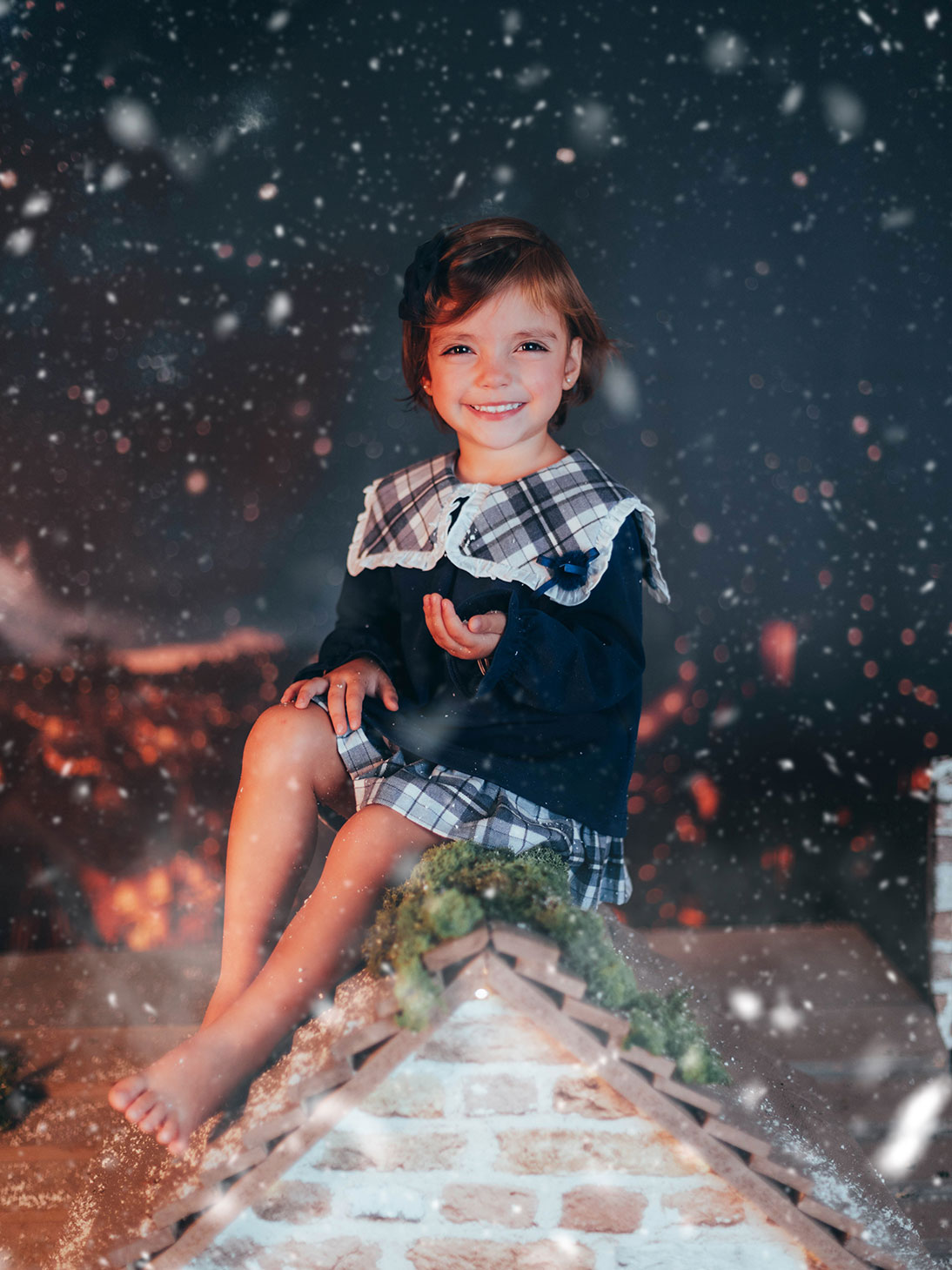 Sesiones de Navidad en Córdoba con familia en decorado mágico